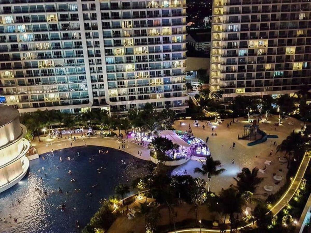 Azure C5 Man-Made Beach Balcony Multiple Units Manila Exterior photo